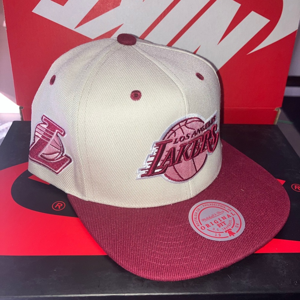 NWT LA Lakers SnapBack Mitchell & Ness NBA Hat - Picture 2 of 4